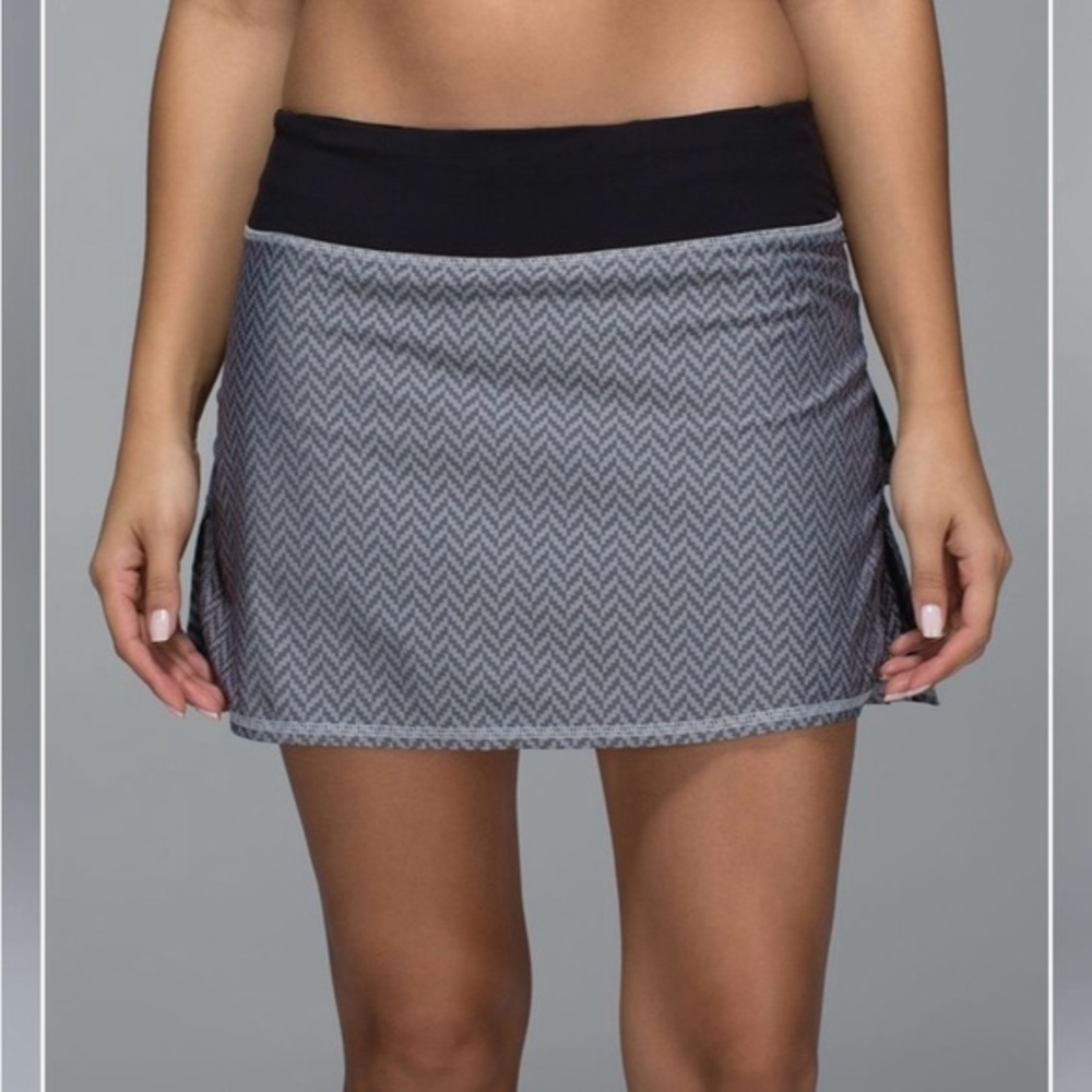 LULULEMON Pace Setter Elastic Waist Pull-on Skort. Size 4 - Picture 1 of 8